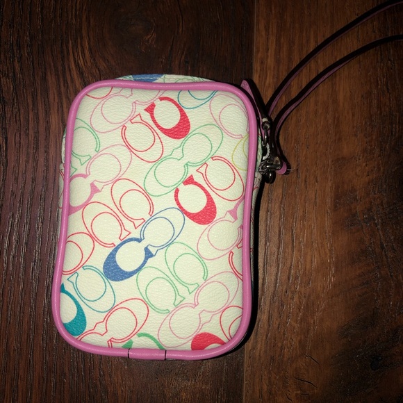 Coach wristlet/ camera bag - Picture 3 of 6